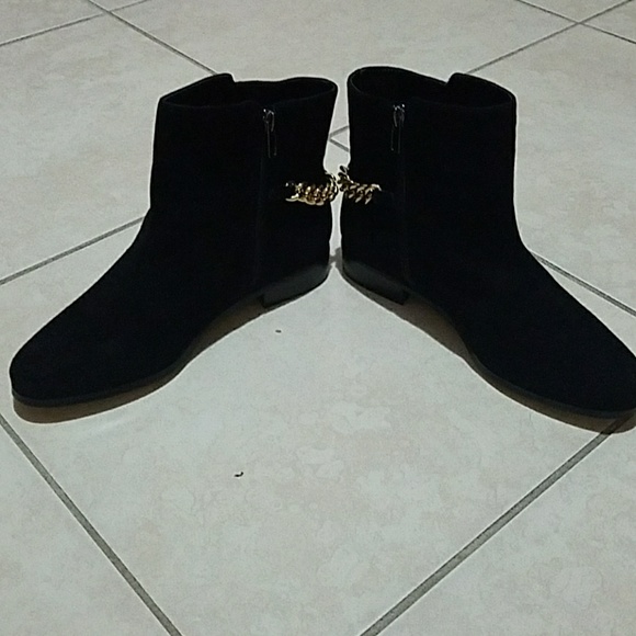 Boots - Picture 2 of 4